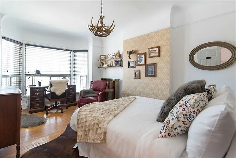 Expansive 6Br In West Queen West By Sonder Toronto Apartment