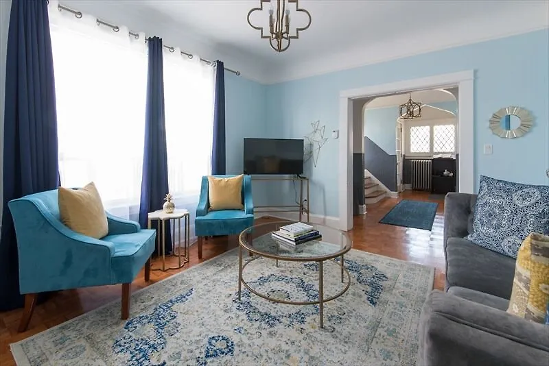 Expansive 6Br In West Queen West By Sonder Toronto Canada